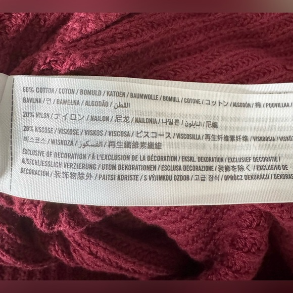 HOLLISTER red sweater - Picture 5 of 5